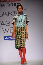 Model walk the ramp for talent box ritika karishma shahani show at Lakme Fashion Week Day 4 on 6th Aug 2012 (145).JPG